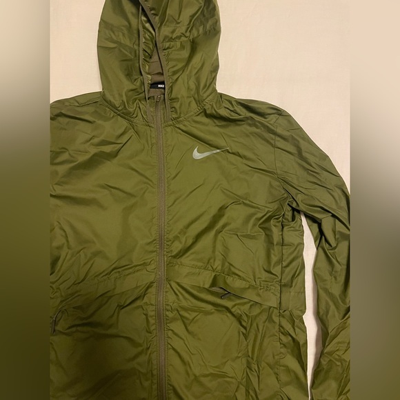 Nike Essential Running Jacket packable - Picture 3 of 15